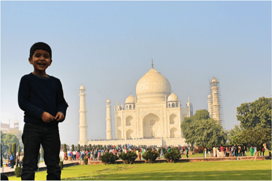 Family Taj Mahal India